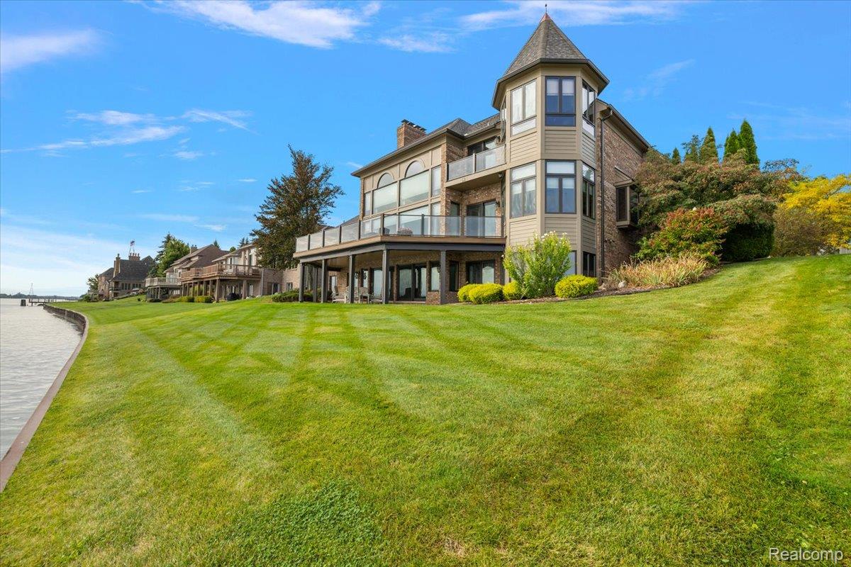 3705 N Riverview Terrace Terrace N