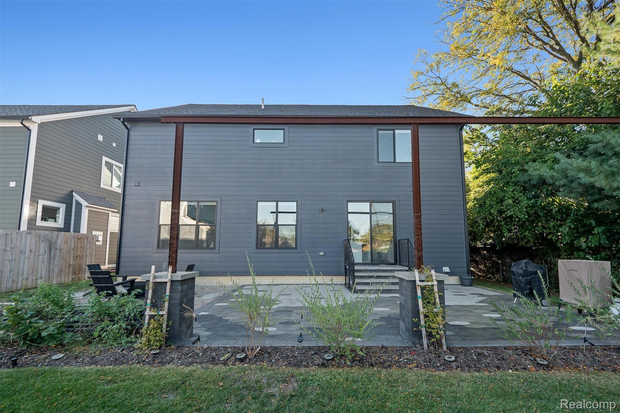 3910 Bellevue Avenue