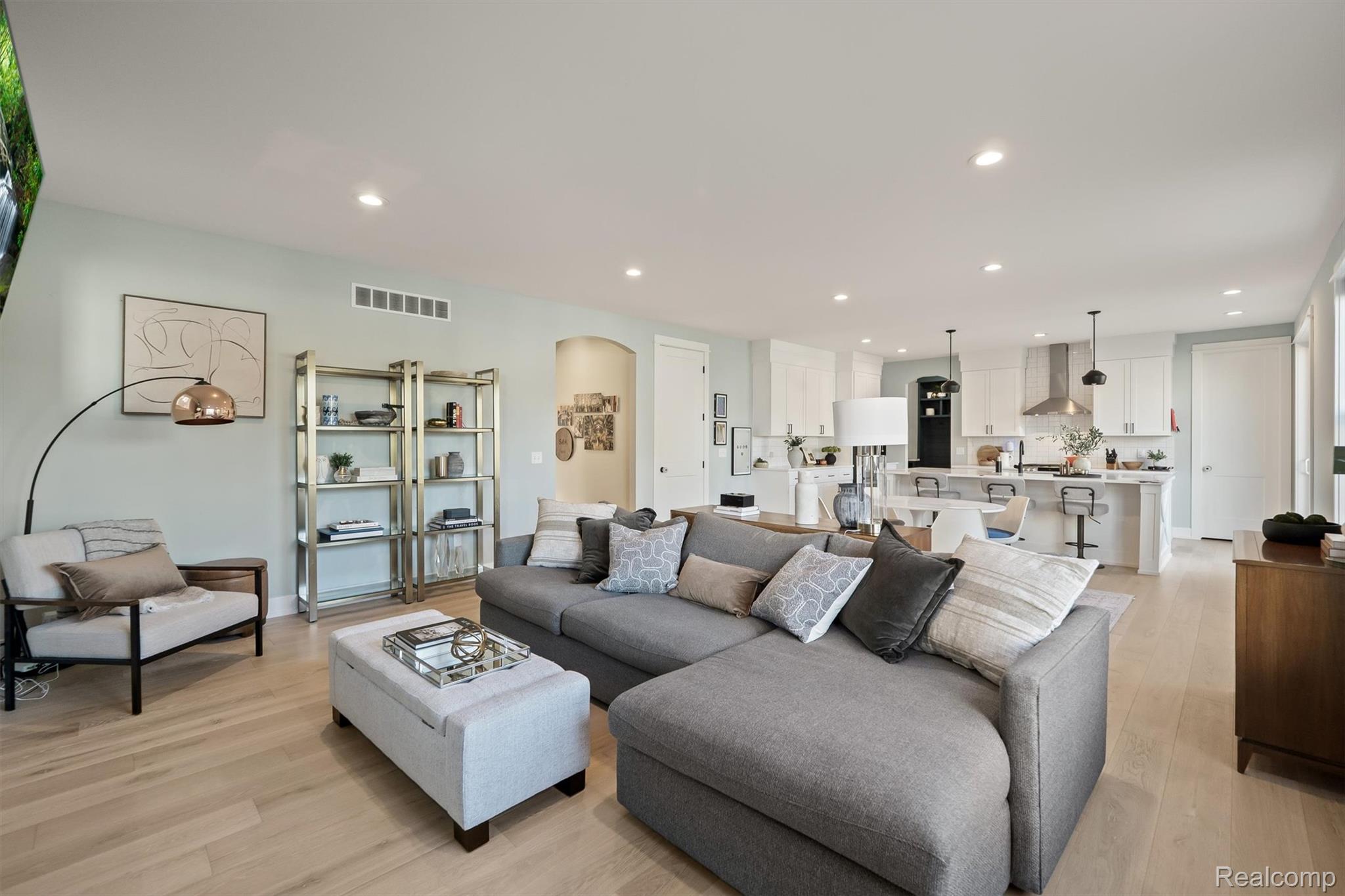 3910 Bellevue Avenue