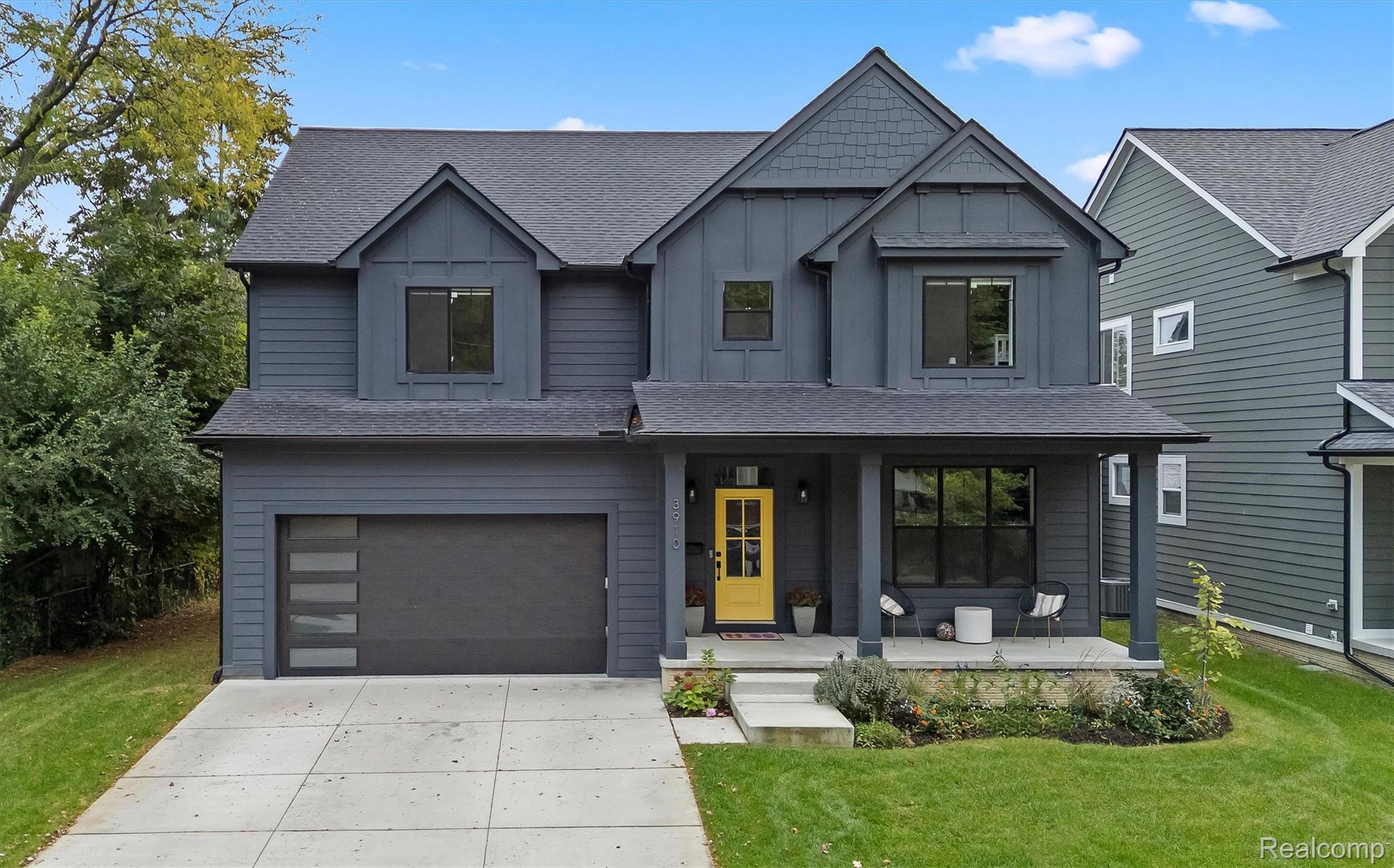 3910 Bellevue Avenue