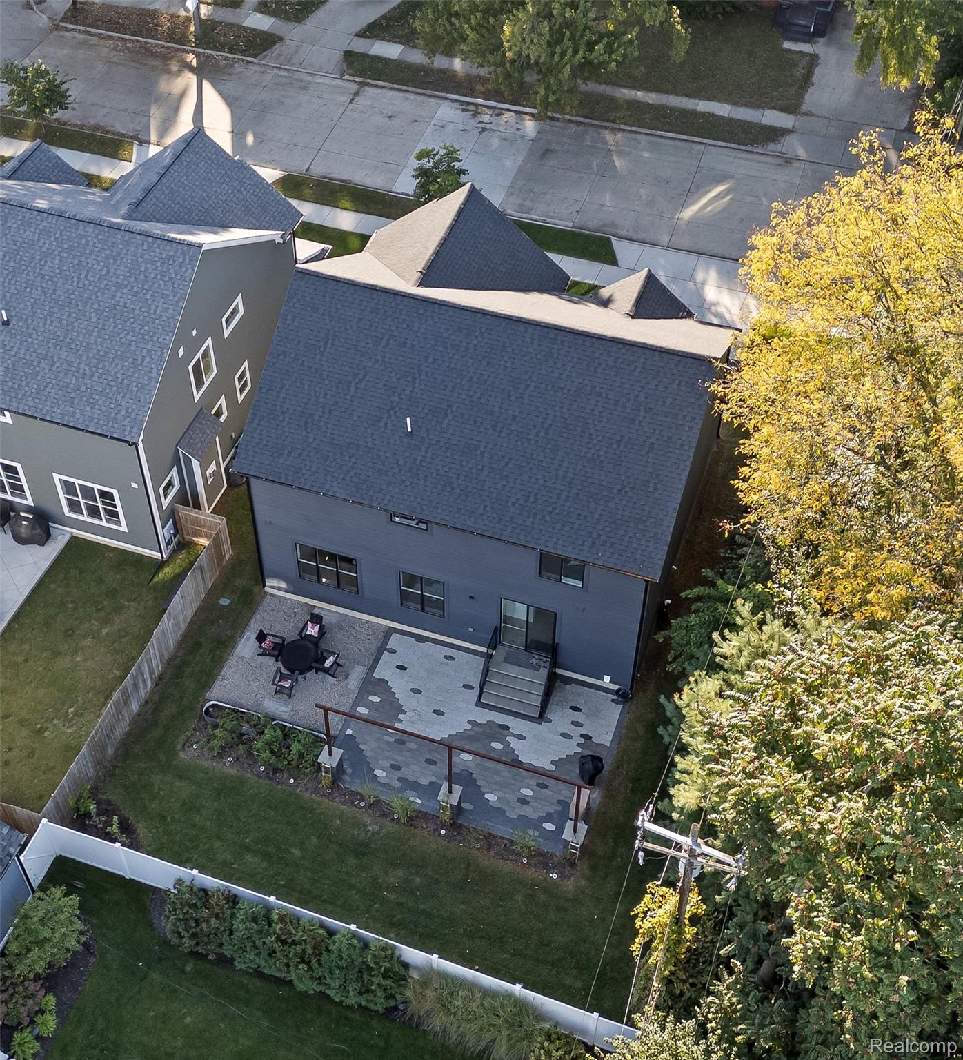 3910 Bellevue Avenue
