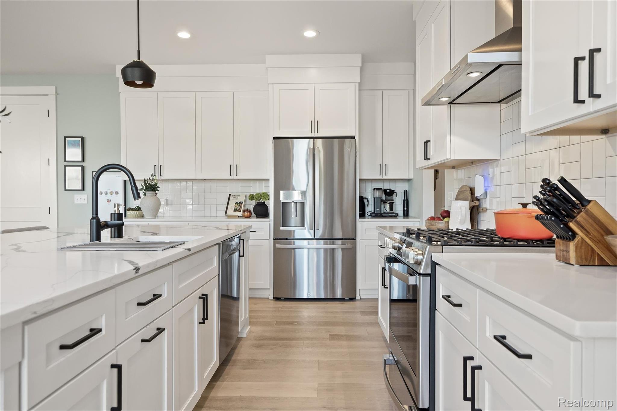 3910 Bellevue Avenue