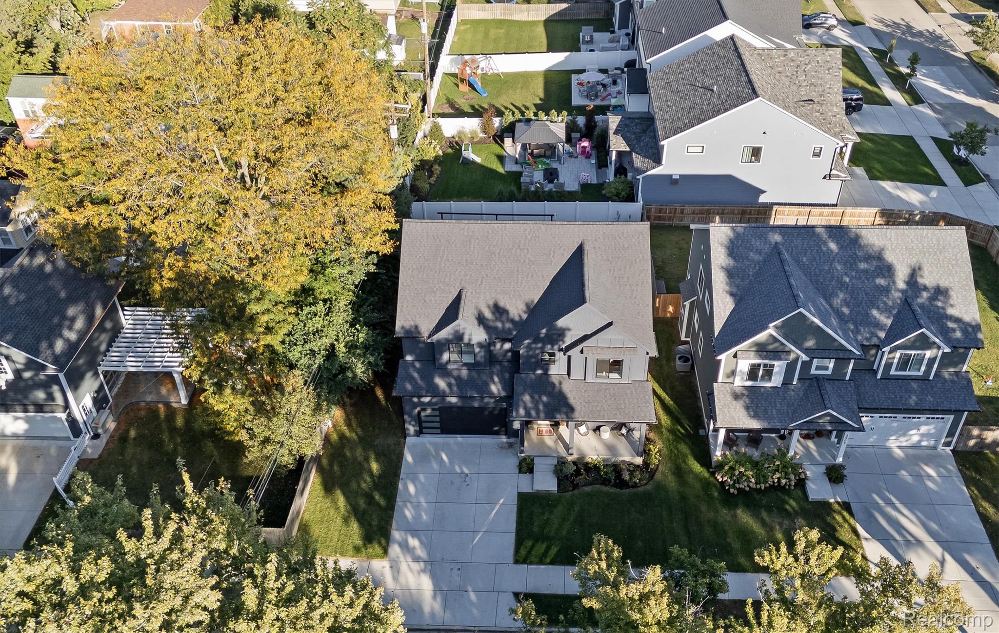 3910 Bellevue Avenue