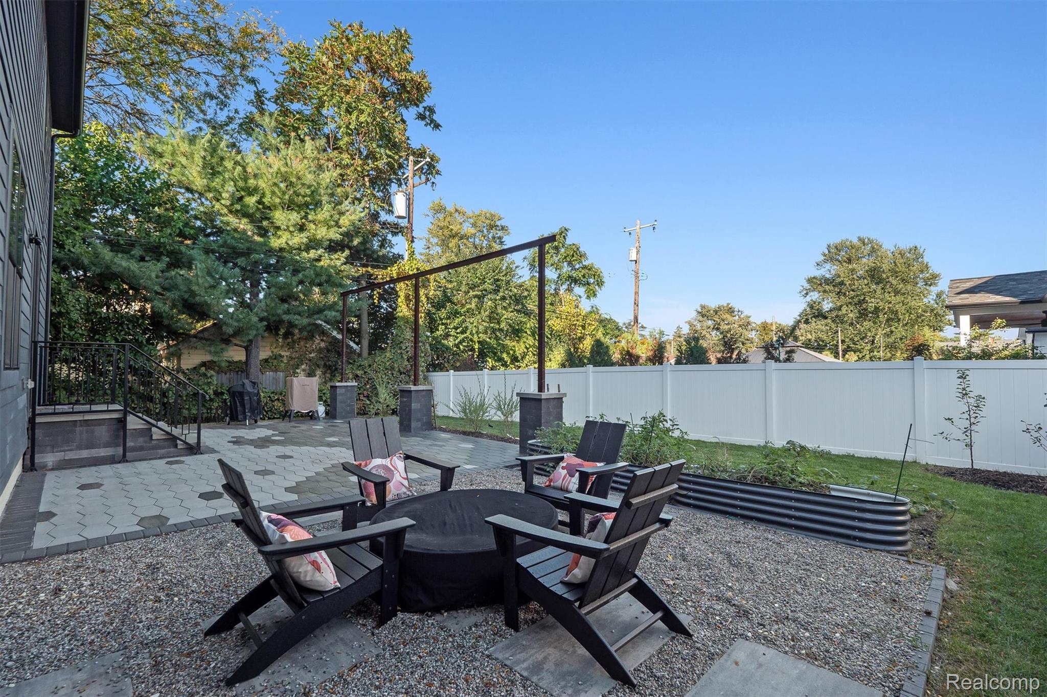 3910 Bellevue Avenue