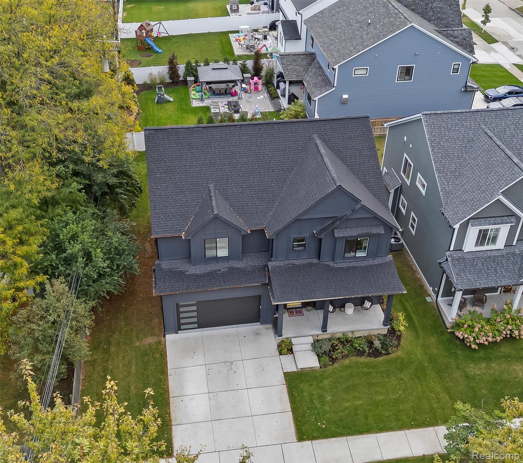 3910 Bellevue Avenue