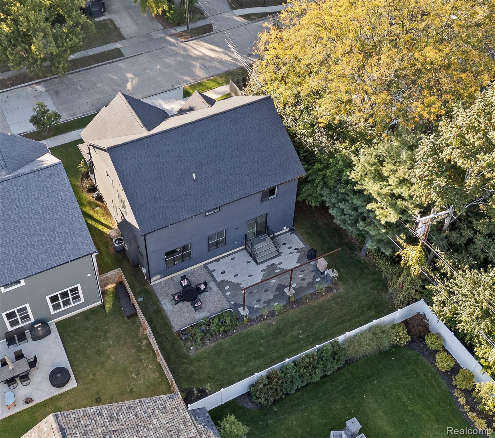 3910 Bellevue Avenue