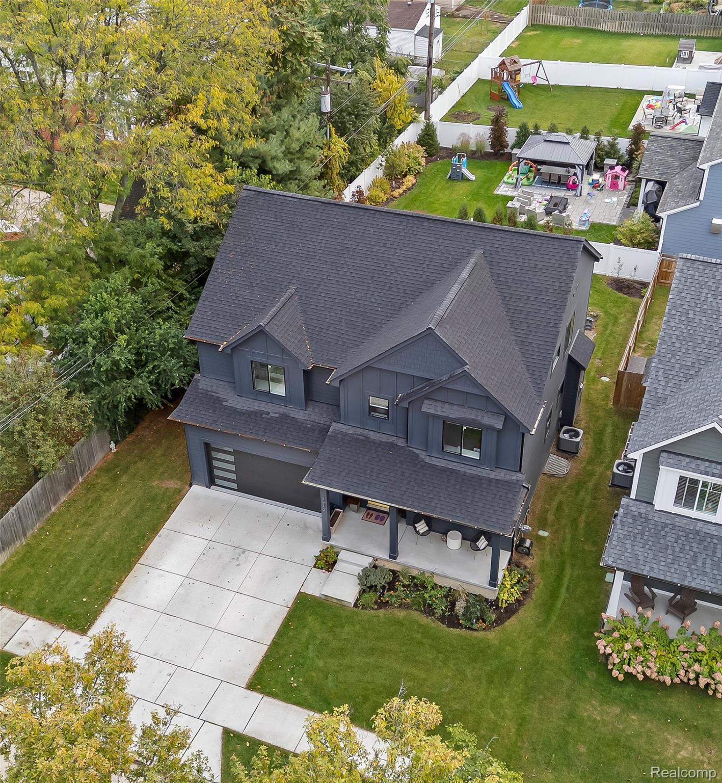 3910 Bellevue Avenue