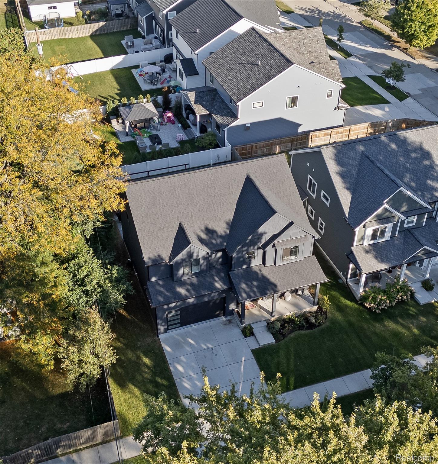 3910 Bellevue Avenue