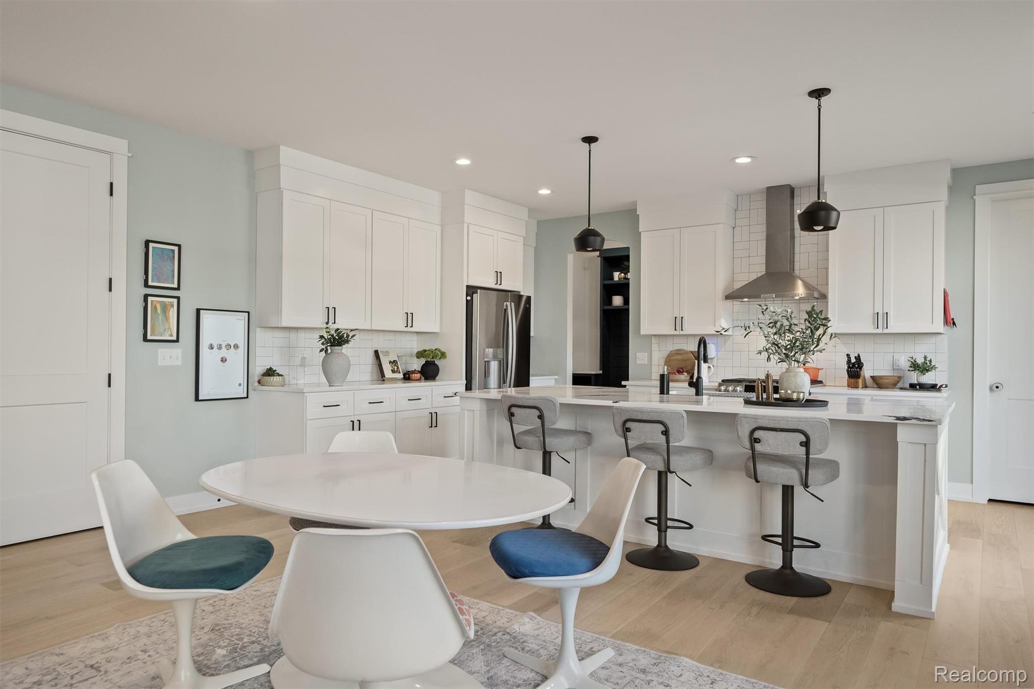 3910 Bellevue Avenue