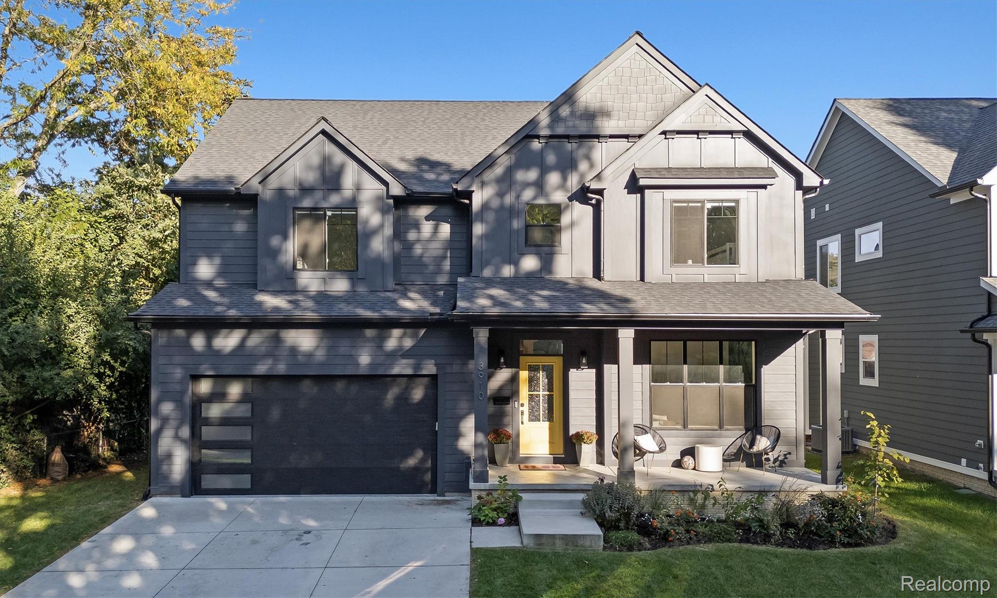 3910 Bellevue Avenue