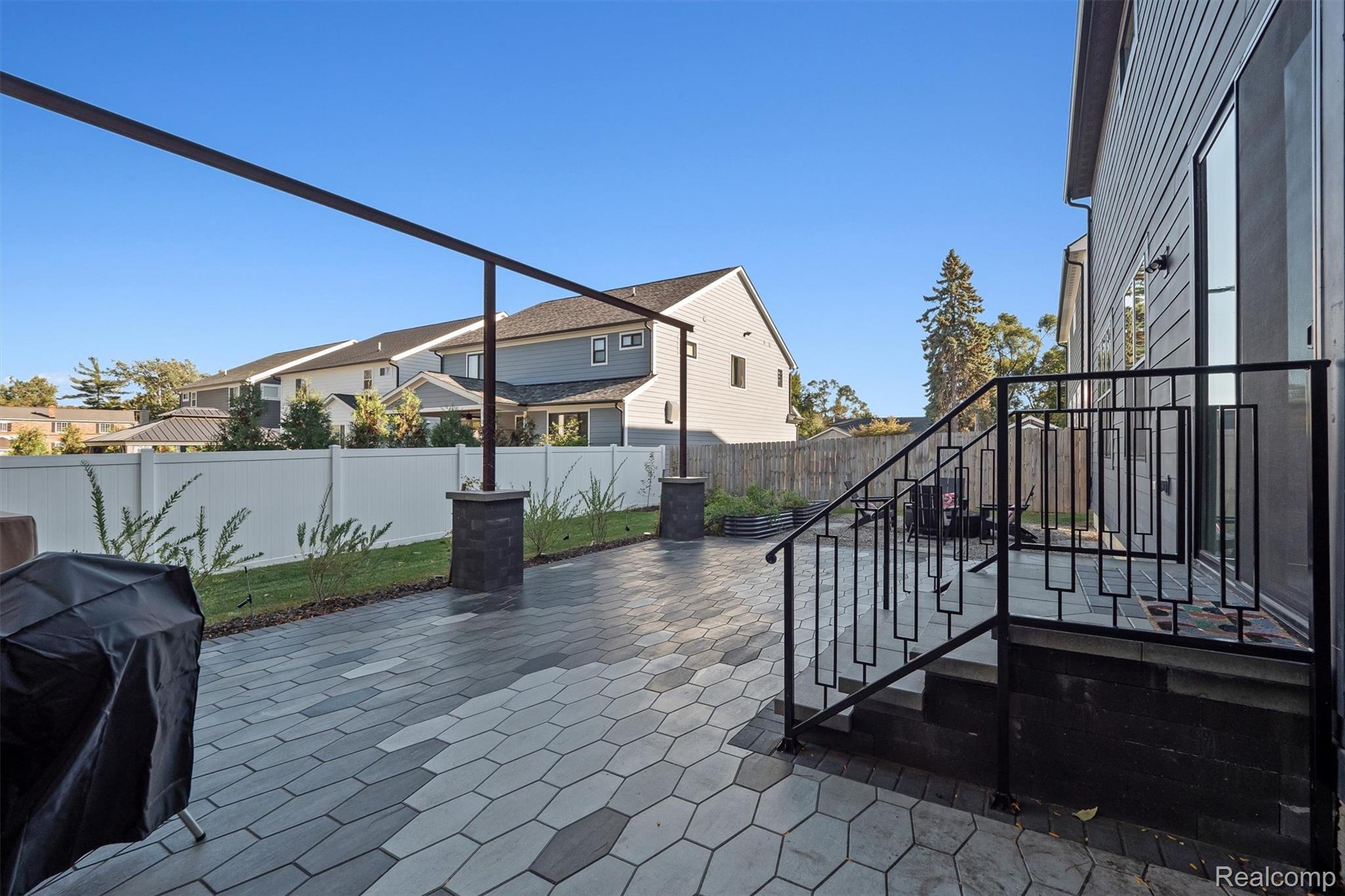3910 Bellevue Avenue