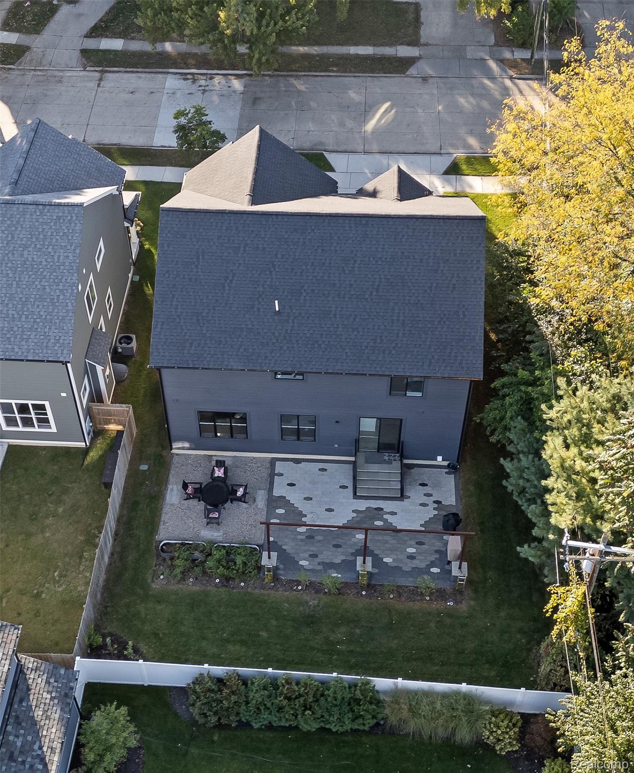 3910 Bellevue Avenue