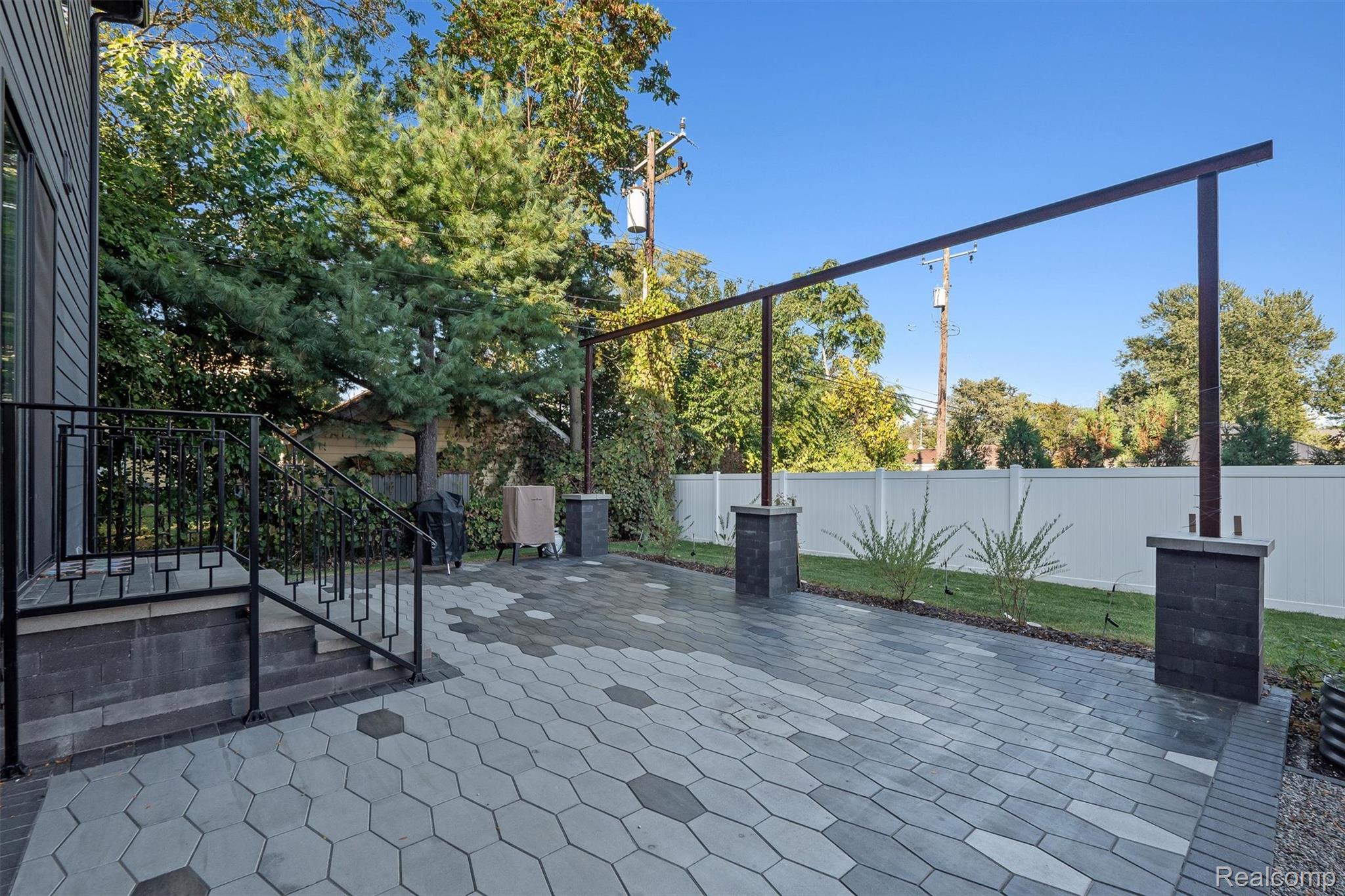 3910 Bellevue Avenue