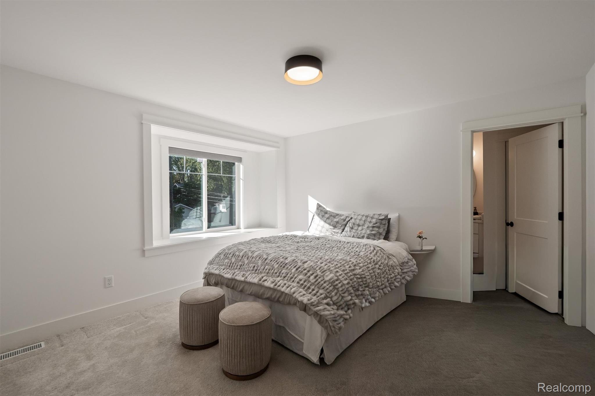 3910 Bellevue Avenue