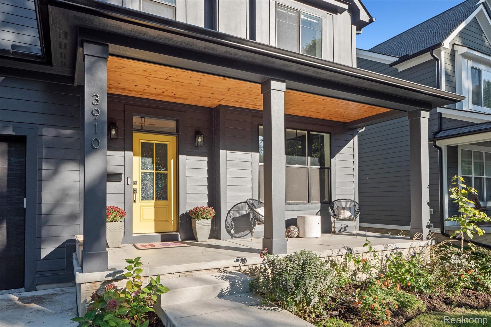 3910 Bellevue Avenue