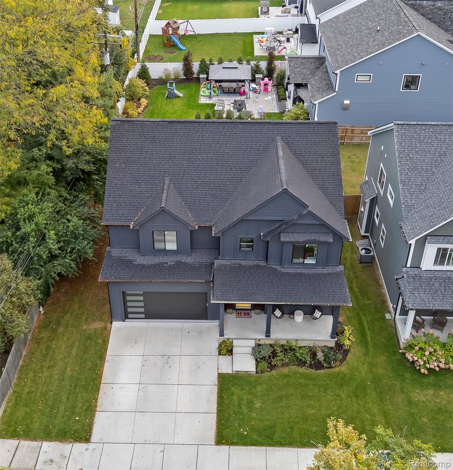 3910 Bellevue Avenue