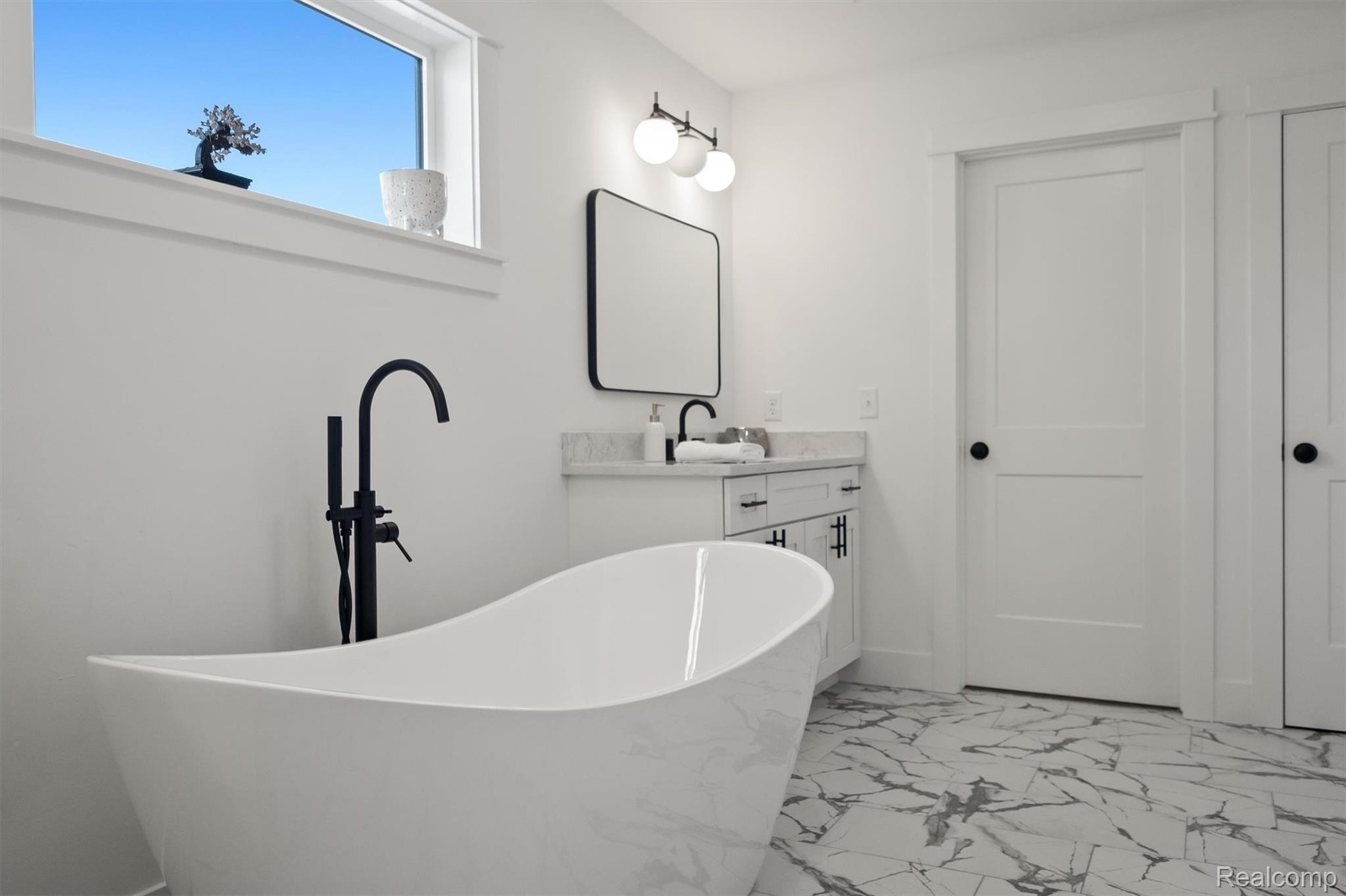 3910 Bellevue Avenue