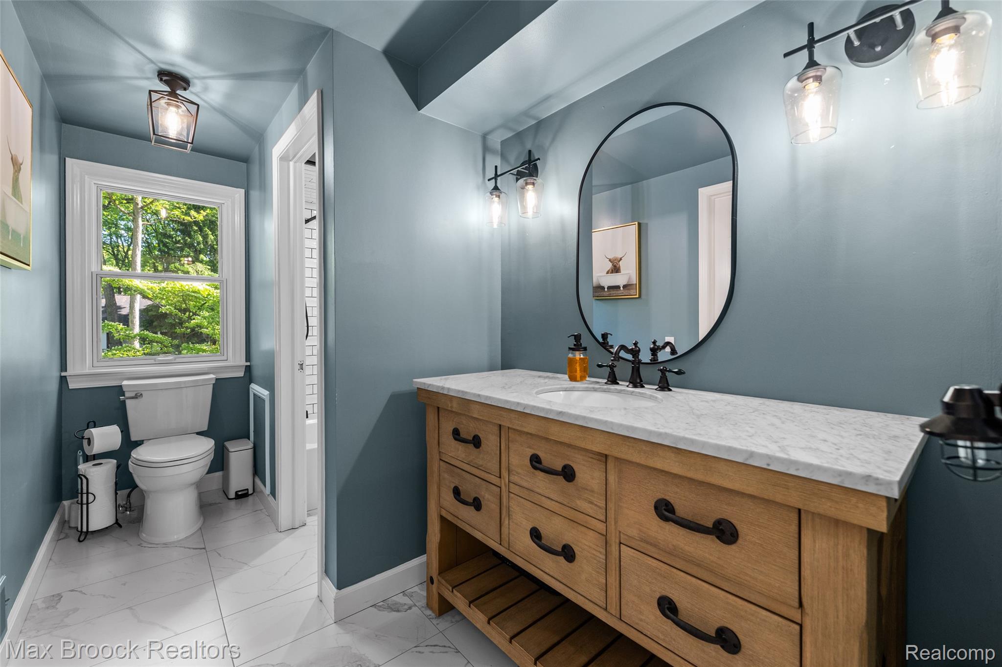 433 Whippers In Court