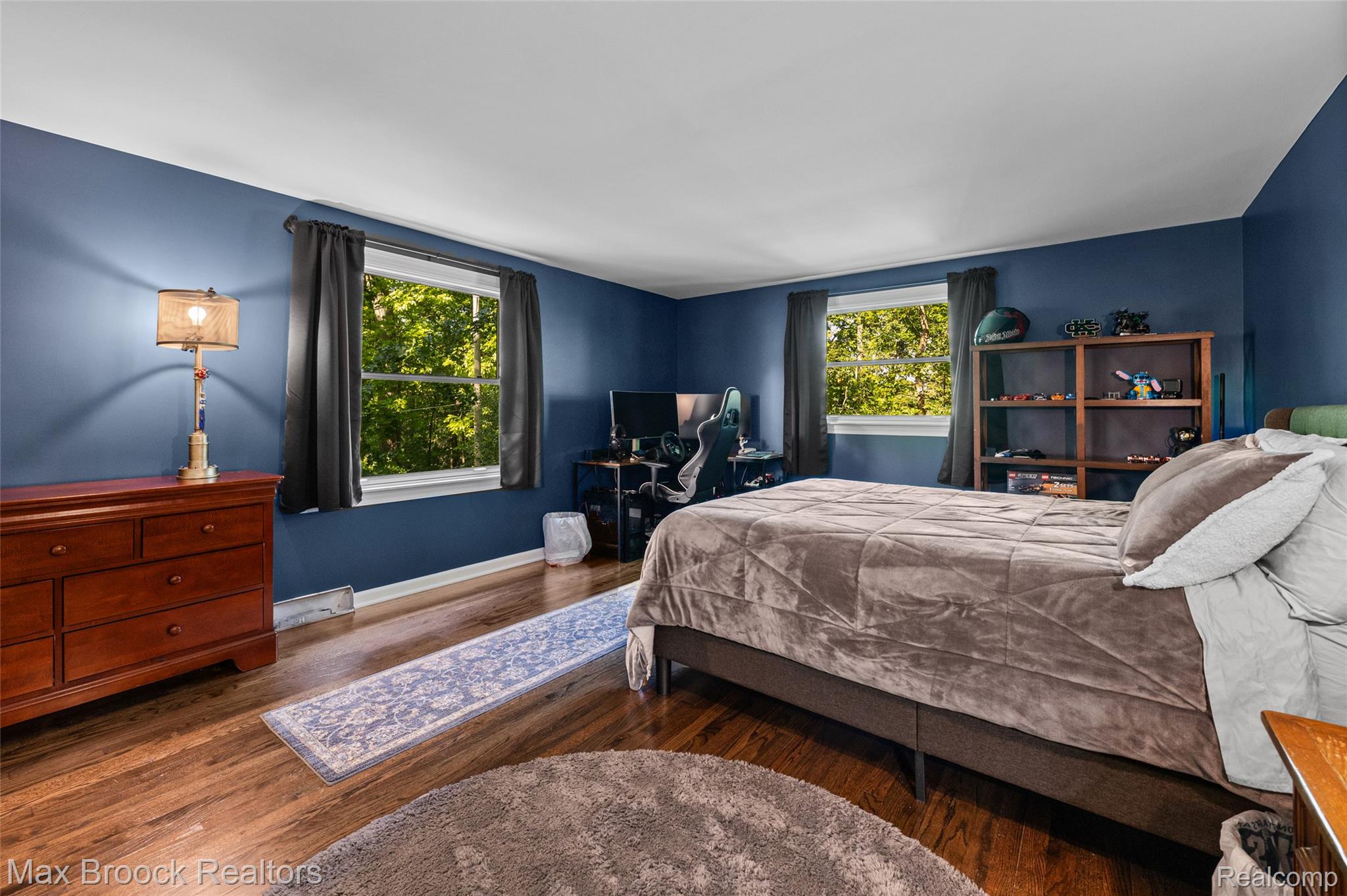 433 Whippers In Court