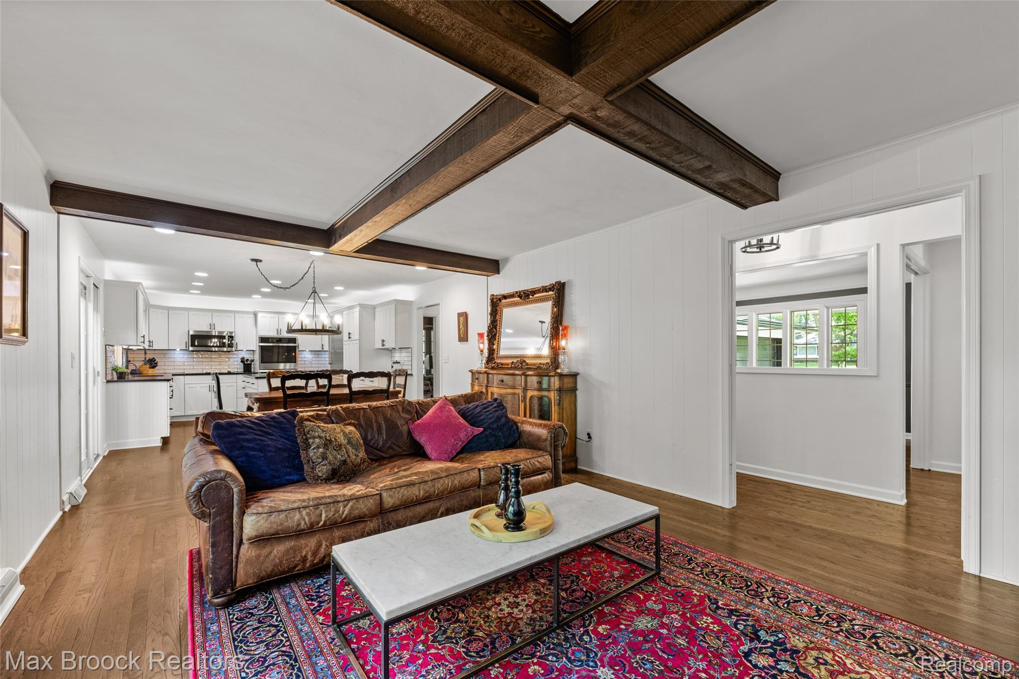 433 Whippers In Court