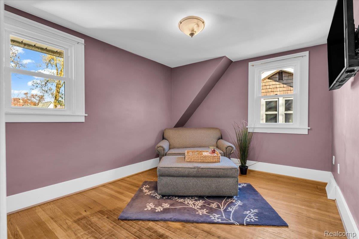 724 W Cambourne Street