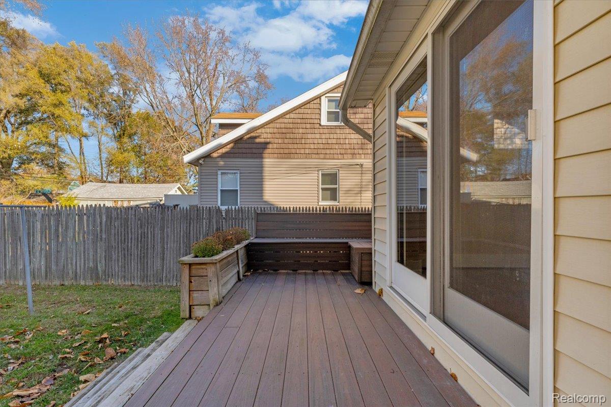 724 W Cambourne Street