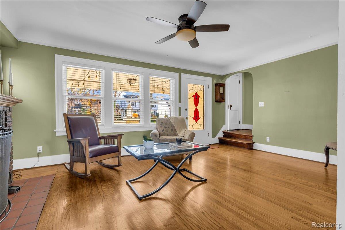 724 W Cambourne Street