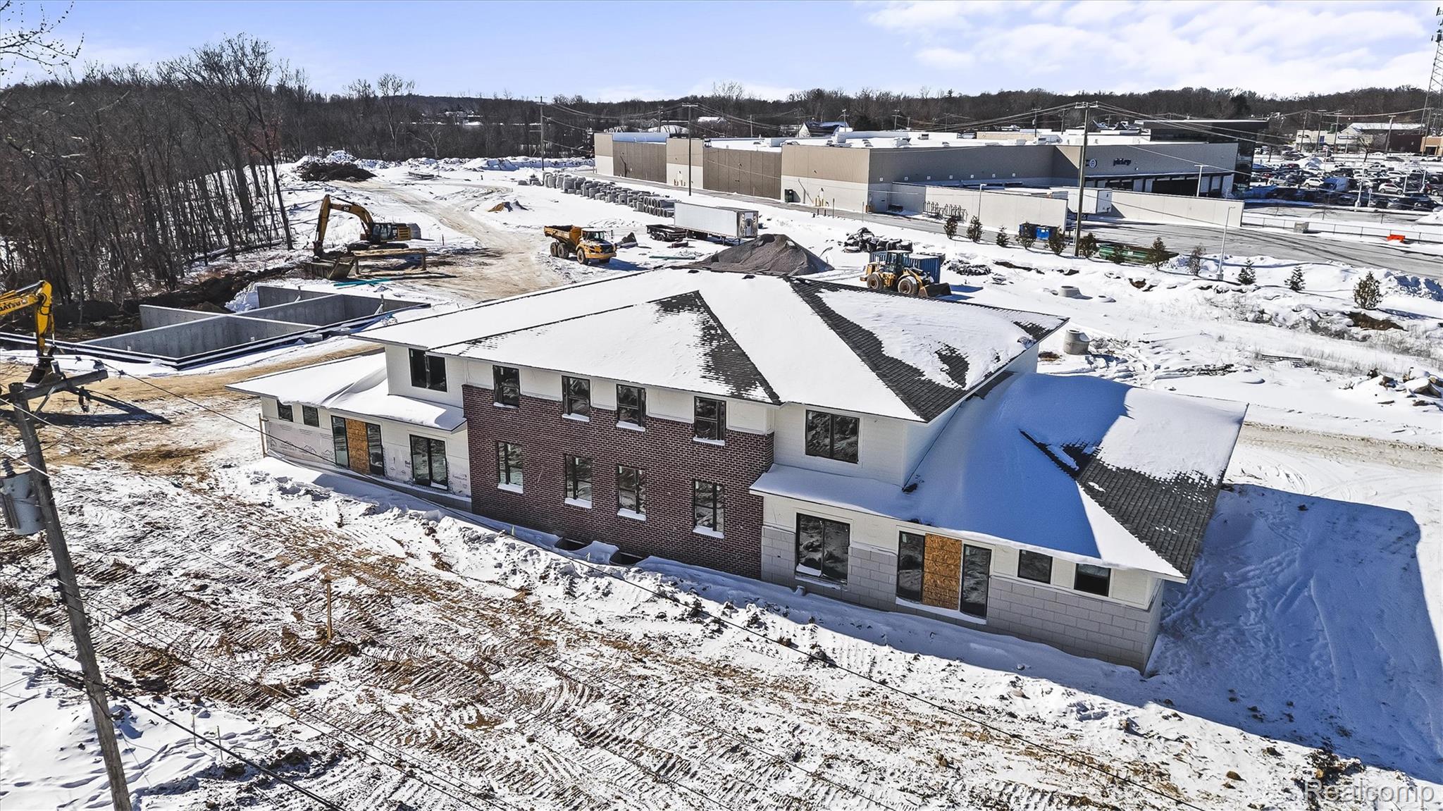 122 E Clarkston Road