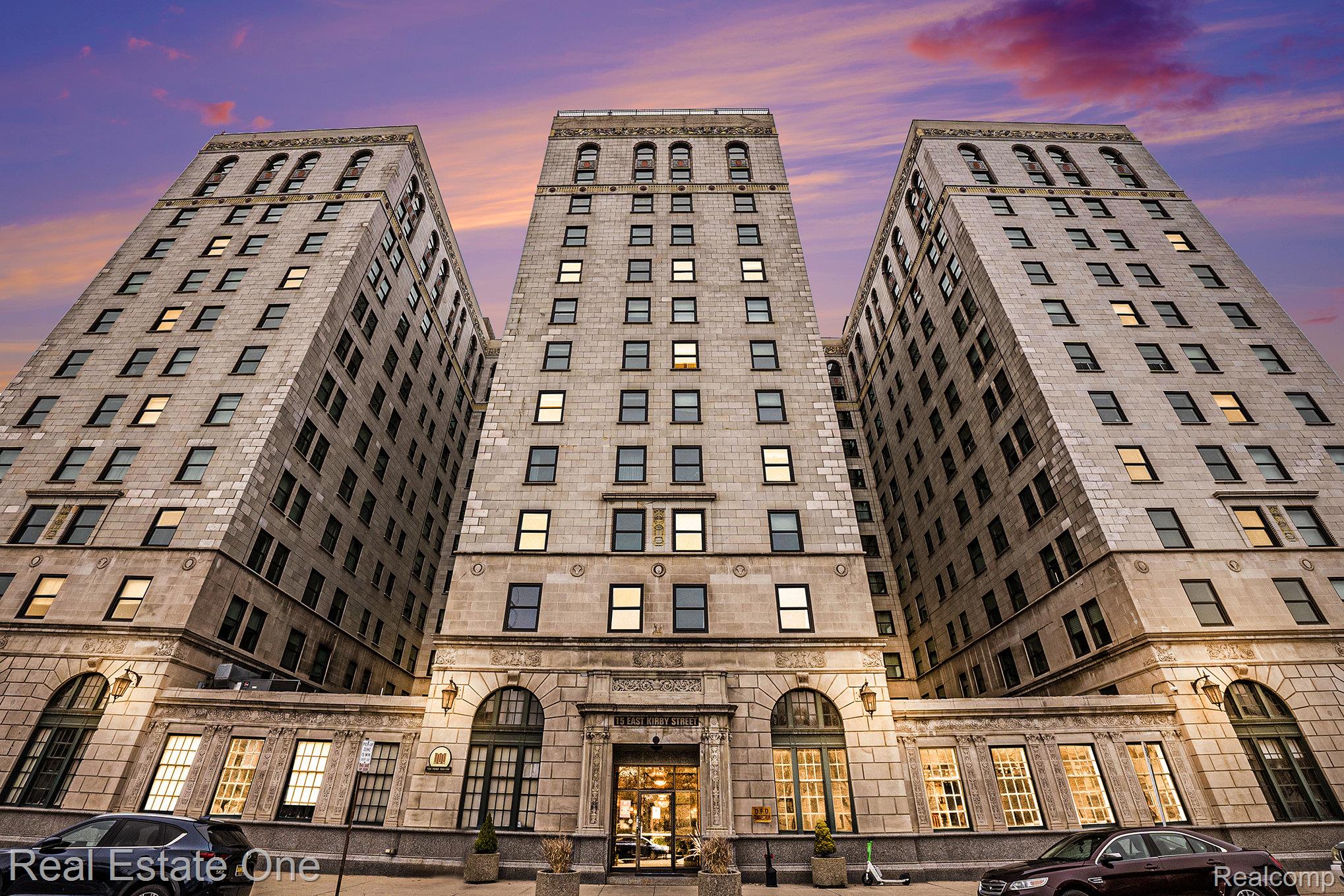 15 E Kirby Street Unit: 1125