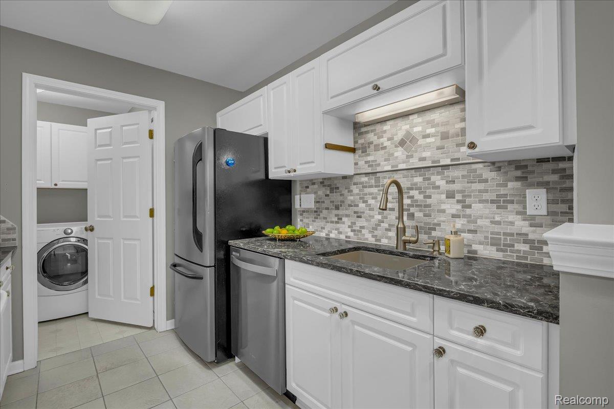 3695 Oakmonte Boulevard