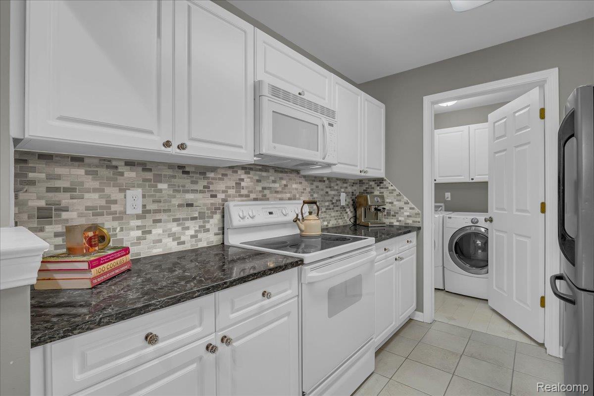 3695 Oakmonte Boulevard