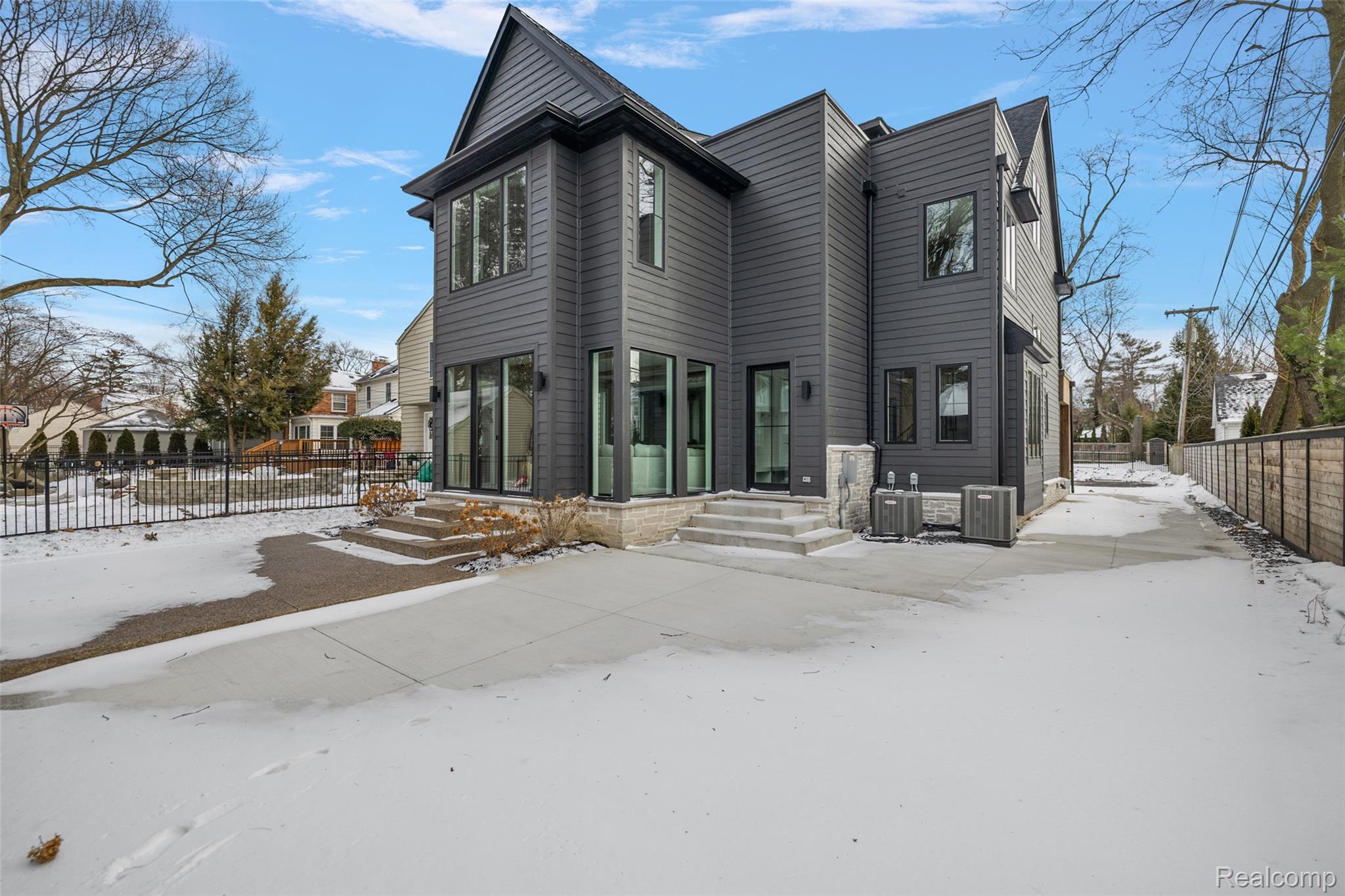 345 Kimberly Street