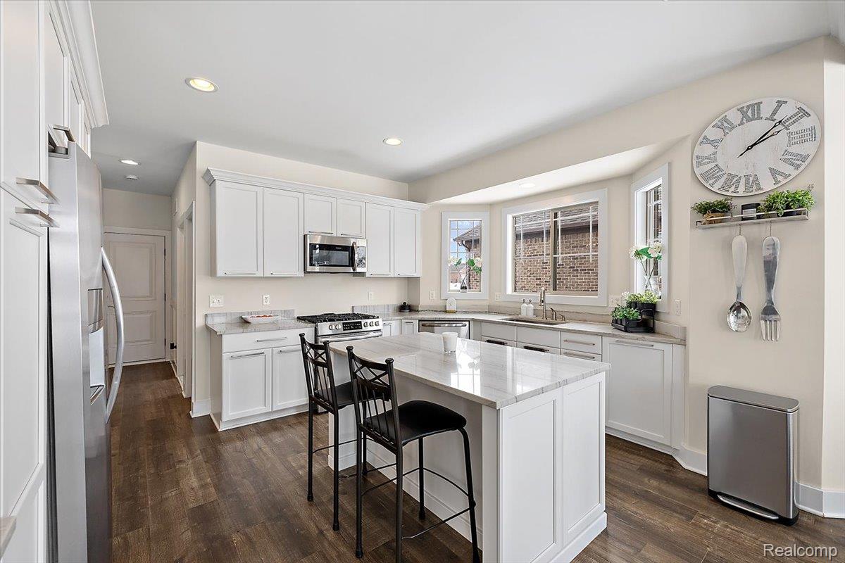 56844 Topaz Drive