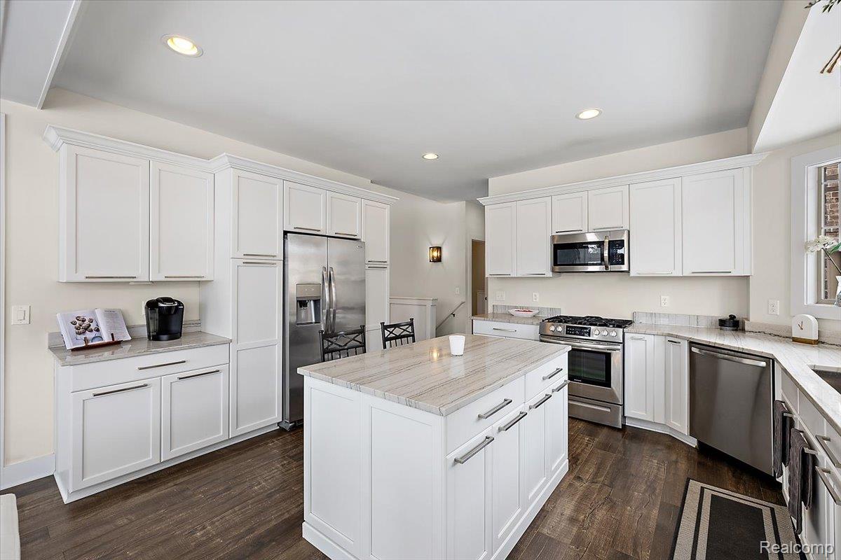56844 Topaz Drive