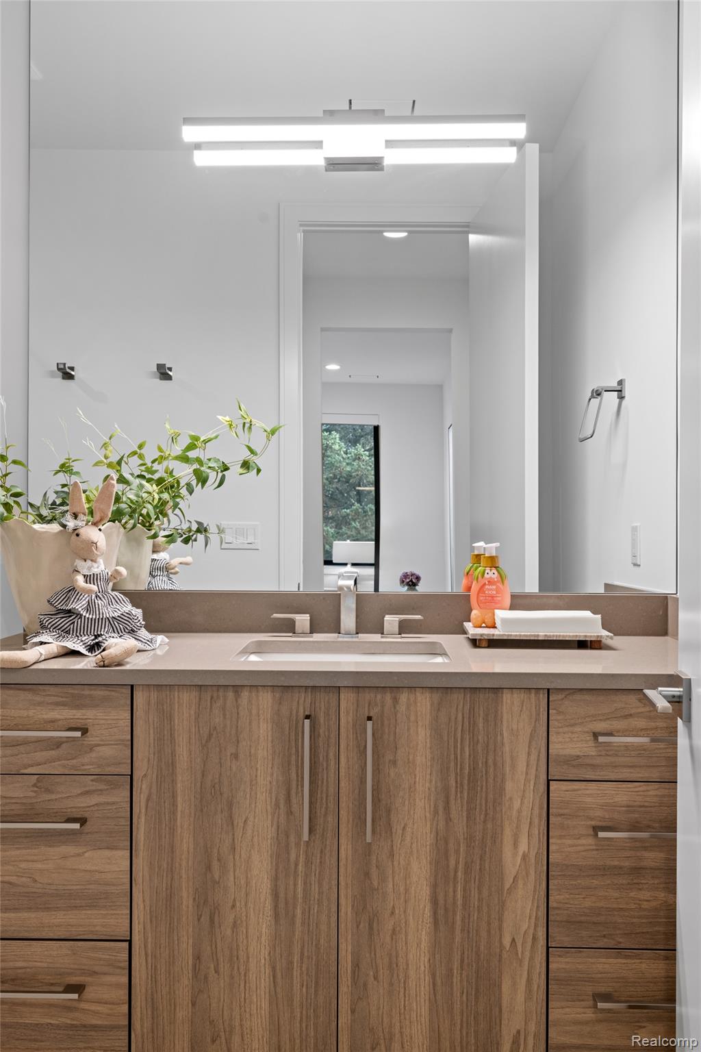 3026 Heron French Provincial