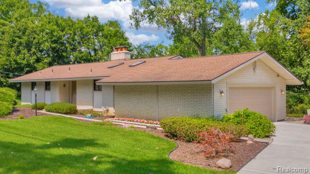 33420 Quaker Valley Road