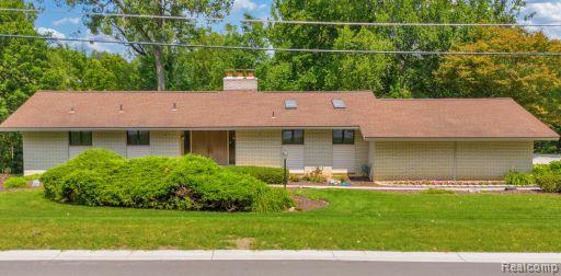 33420 Quaker Valley Road