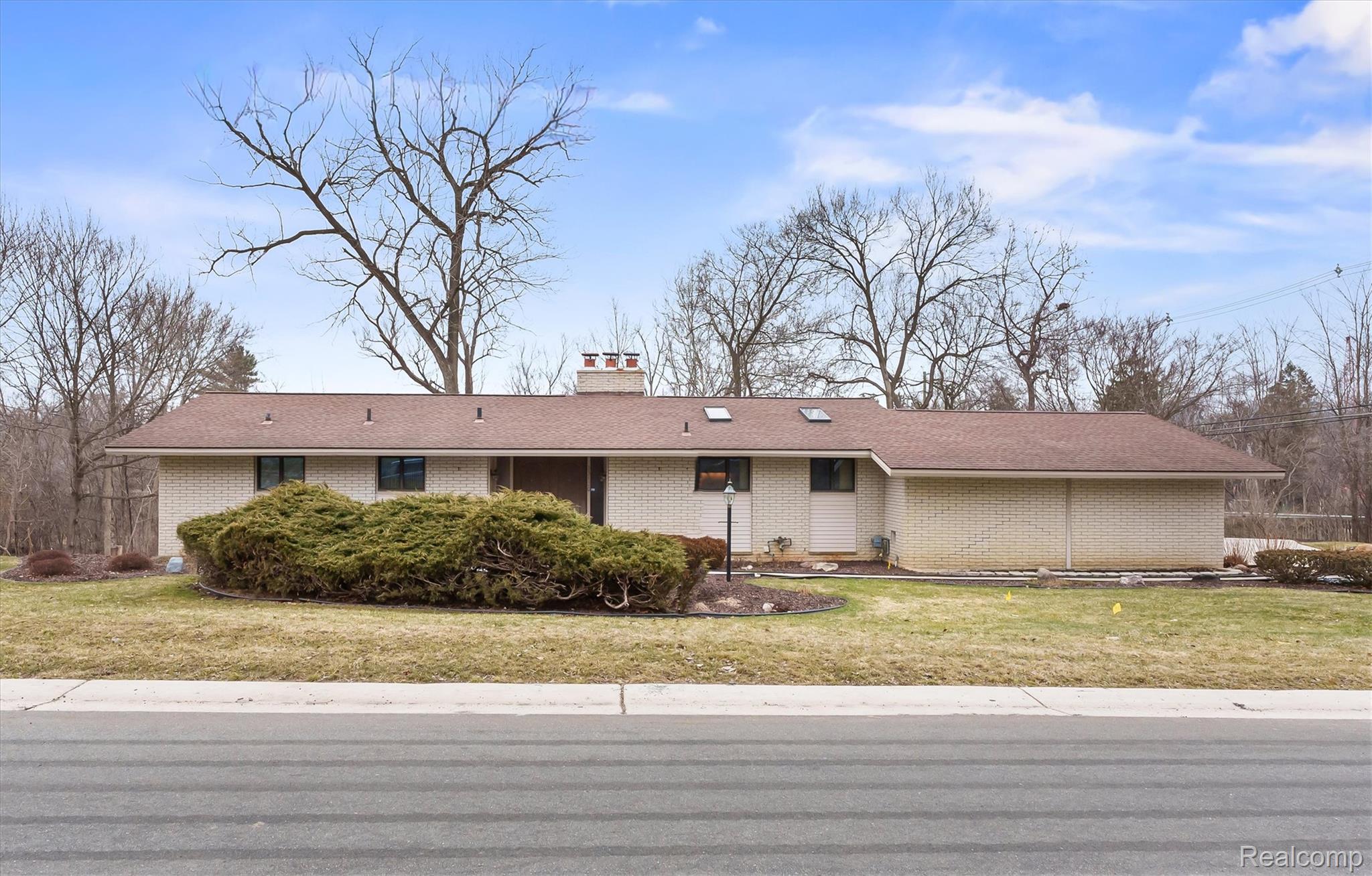 33420 Quaker Valley Road