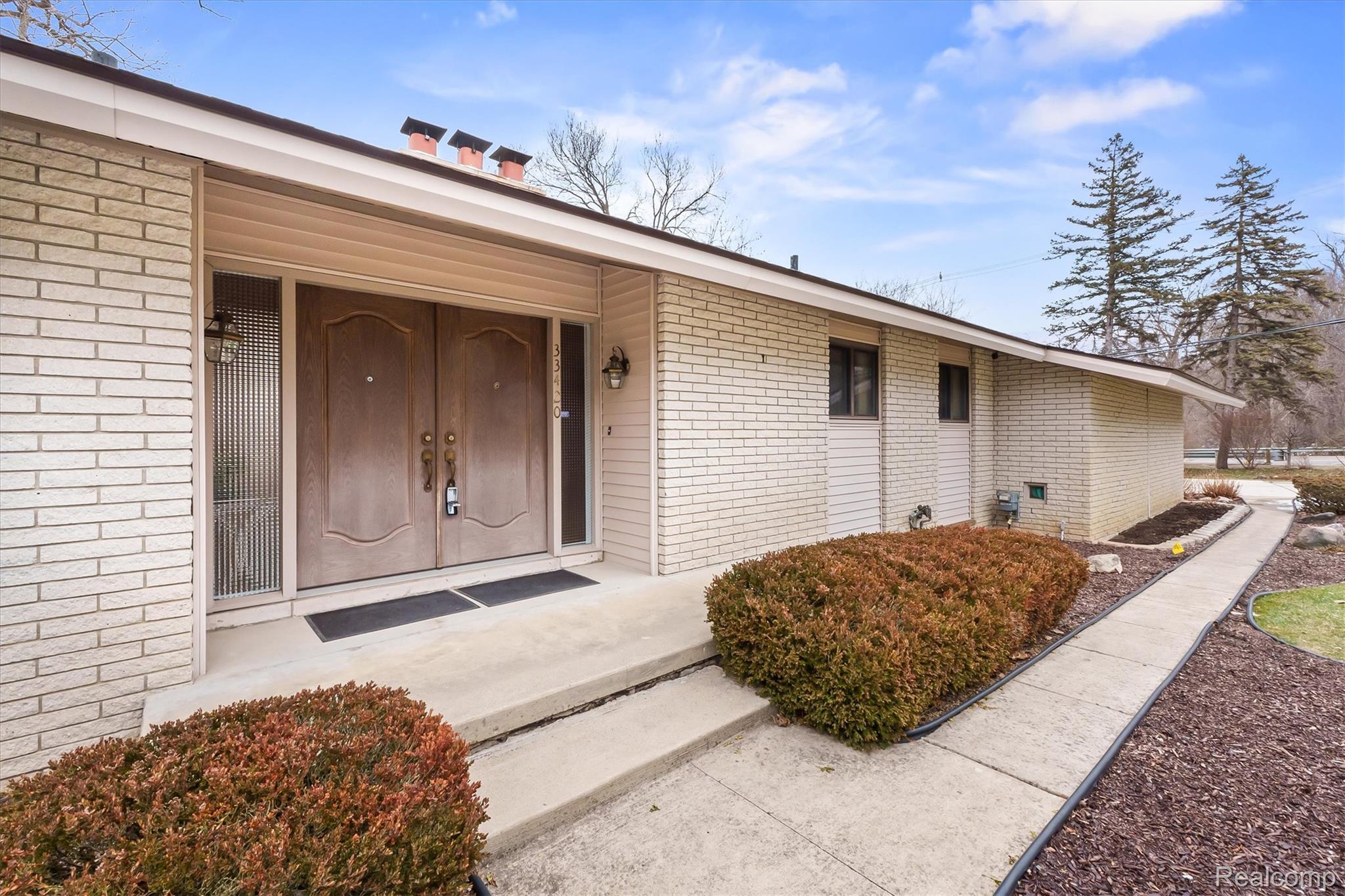 33420 Quaker Valley Road