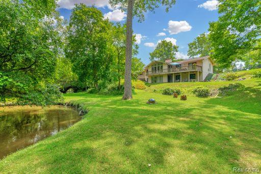 33420 Quaker Valley Road