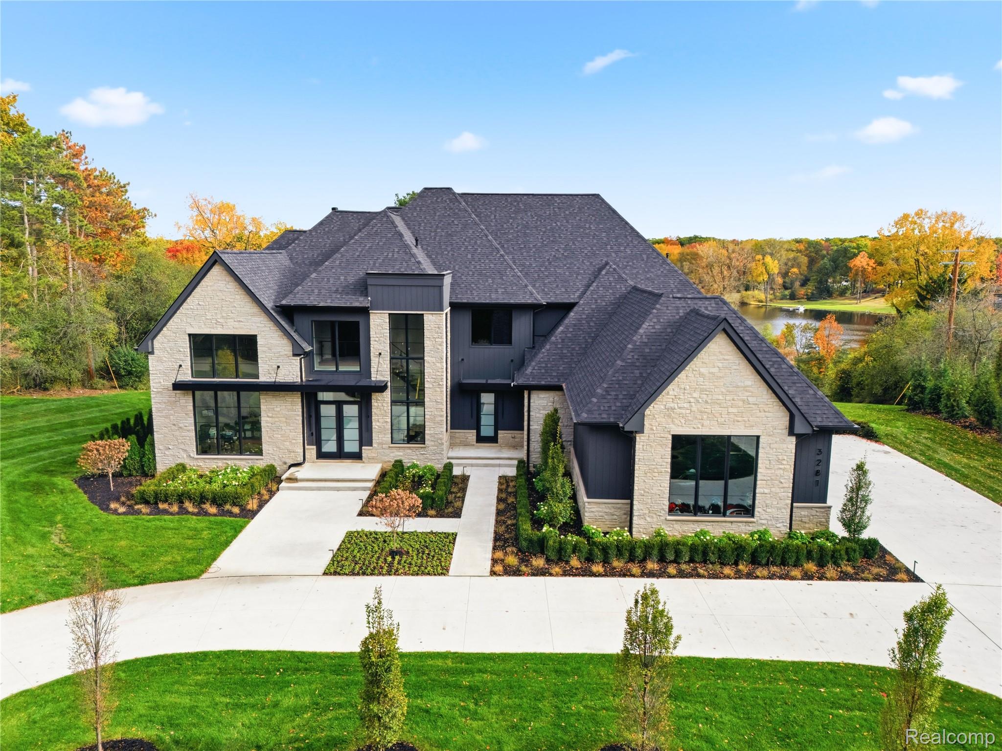 3281 Chickering Lane