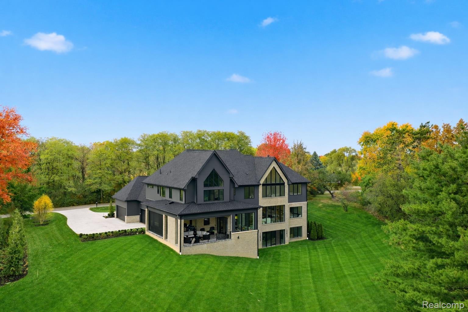 3281 Chickering Lane
