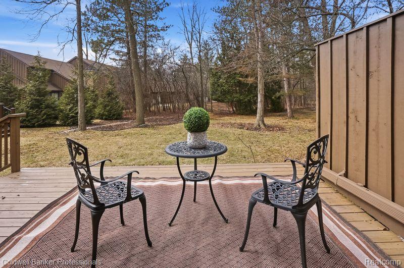 23715 Overlook Circle