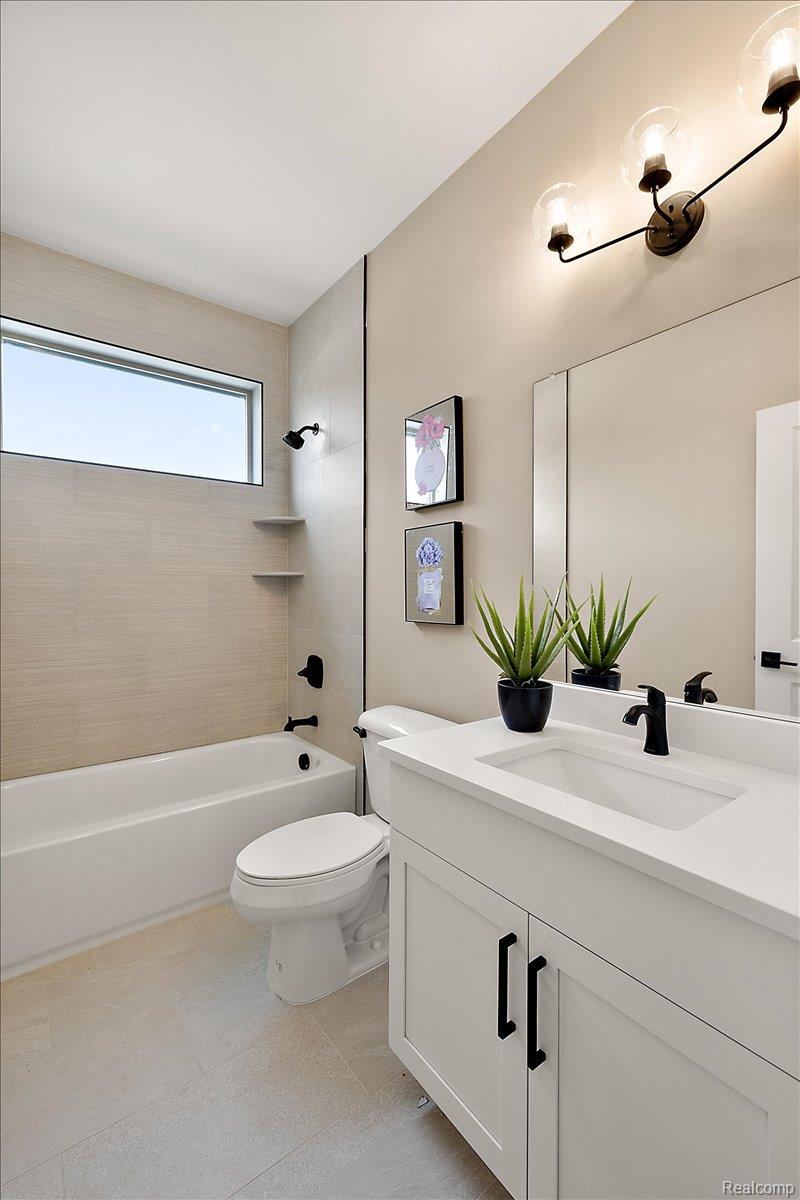 56667 Via Bellano 32