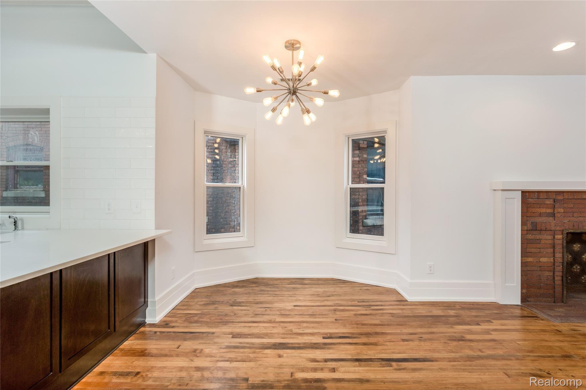 449 W Willis Street 4