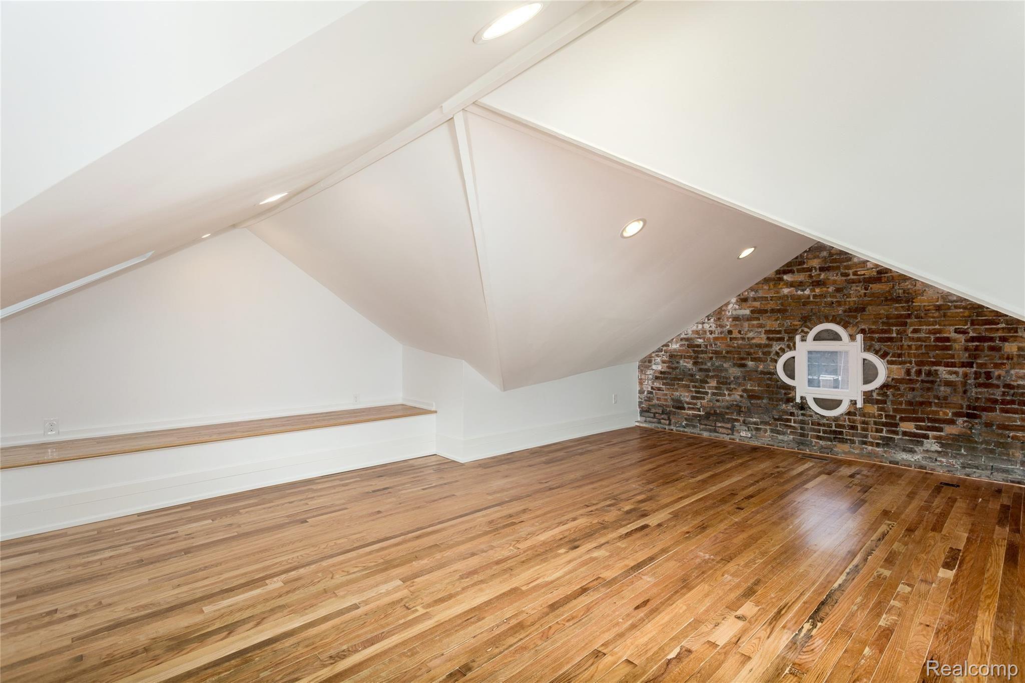 449 W Willis Street 4