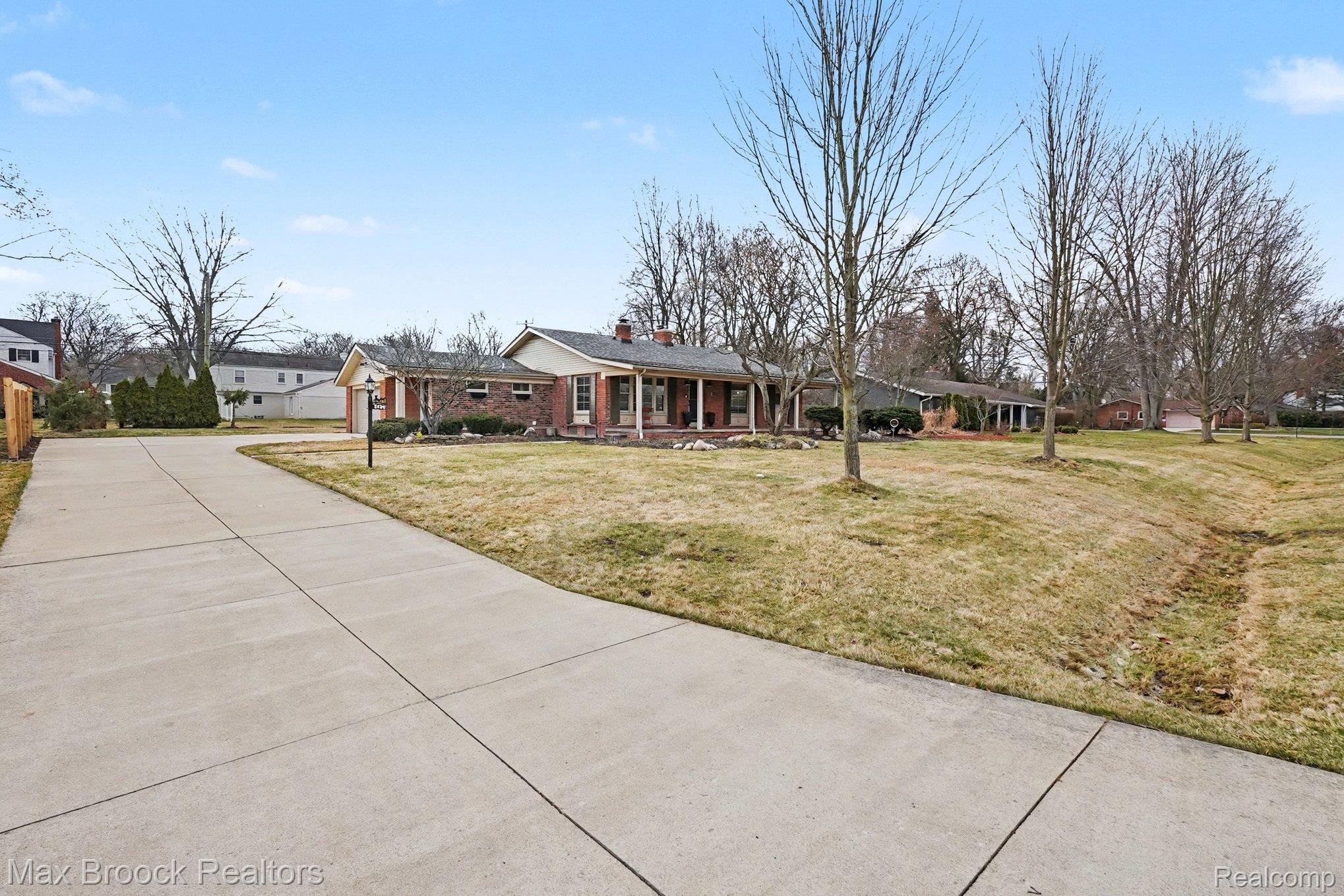 3436 Paddington Drive
