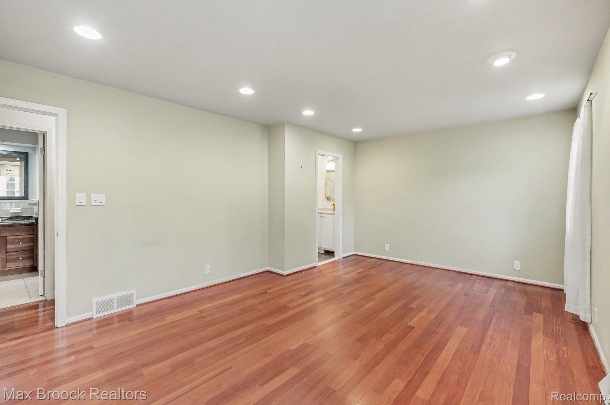 3436 Paddington Drive