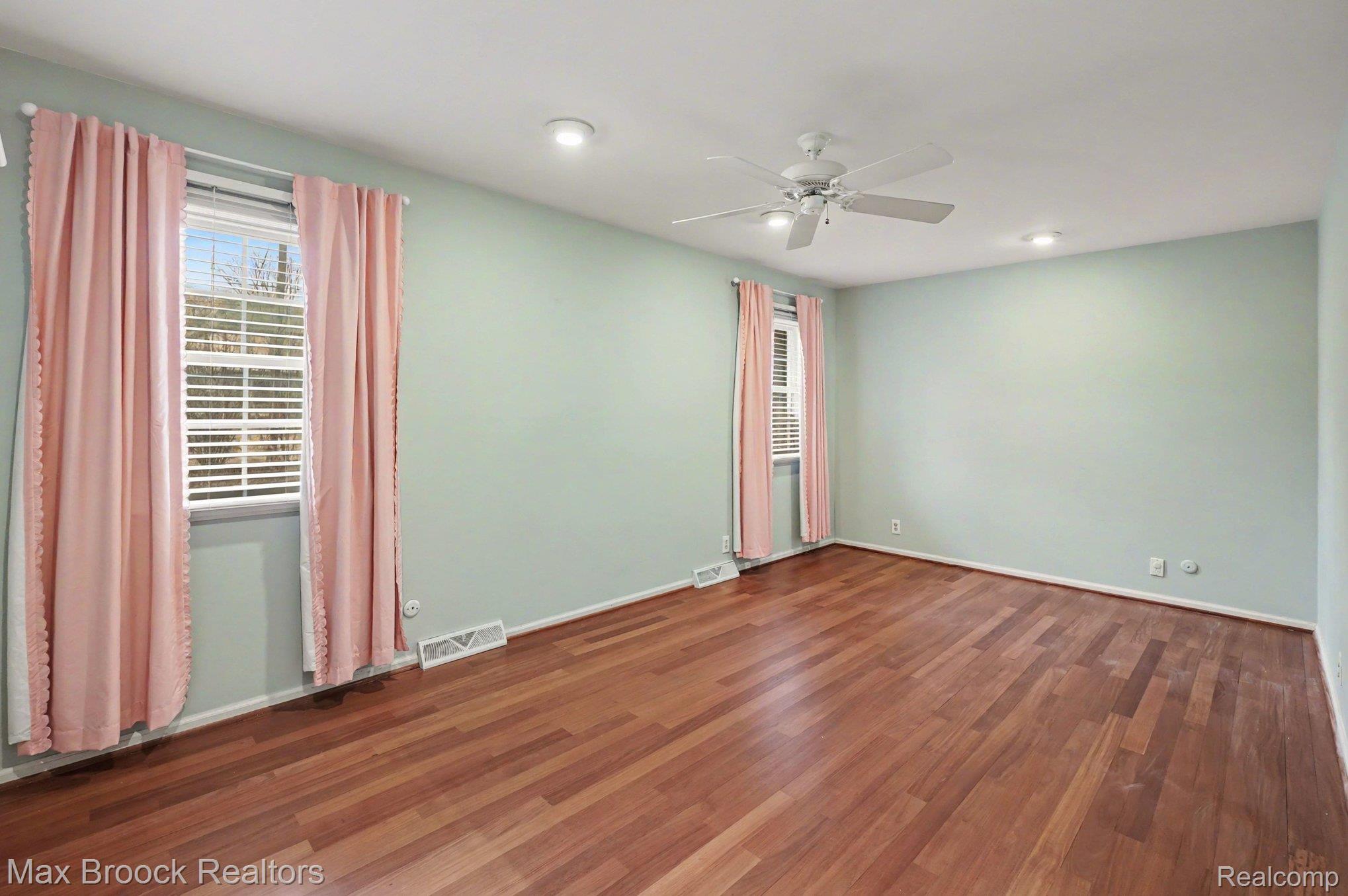 3436 Paddington Drive