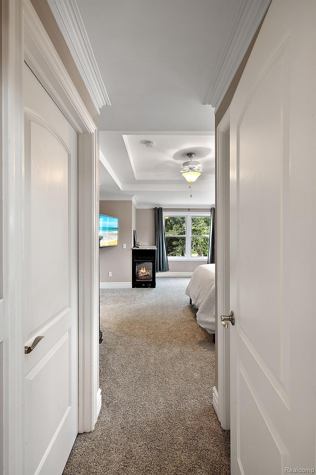 1297 E LINCOLN Street